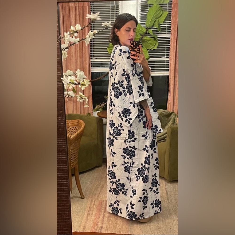 vintage hand dyed indigo yukata kimono cotton weave roses floral tie dyed